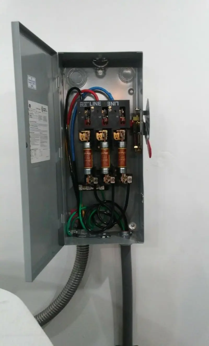 Three-phase disconnect switch installed for Smoke Detector Installation in North Versailles